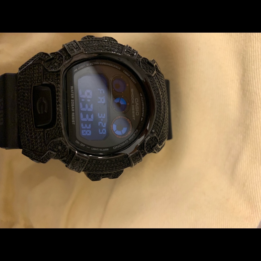 Watch - Picture 2 of 3